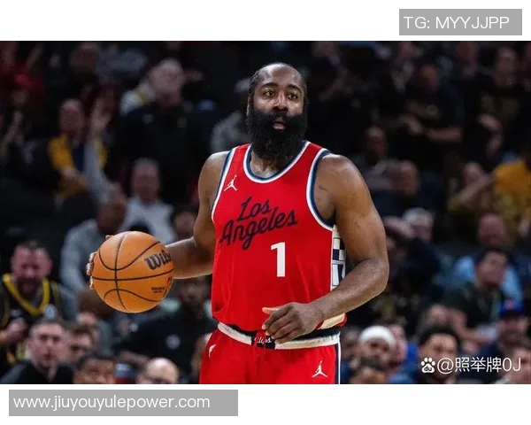 卡梅隆约翰逊上半场状态低迷仅得5分球队需寻找更好进攻节奏 卡梅隆约翰逊上半场状态低迷仅得5分球队需寻找更好进攻节奏