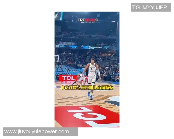 字母哥上半场表现平平11投7中仅得14分2篮板1助攻引发热议 字母哥上半场表现平平11投7中仅得14分2篮板1助攻引发热议