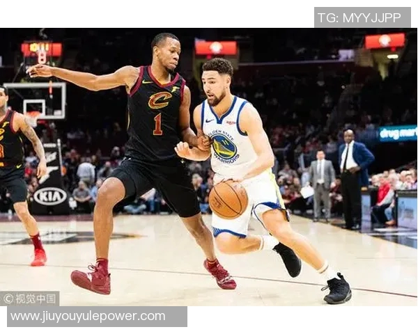 文班与追梦角色互换表现对比分析三分命中率与失误情况揭示球队战术调整 文班与追梦角色互换表现对比分析三分命中率与失误情况揭示球队战术调整